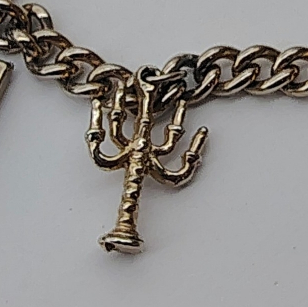 Liberace Vintage Silver Tone Charm Bracelet w/ Charms - Picture 7 of 16
